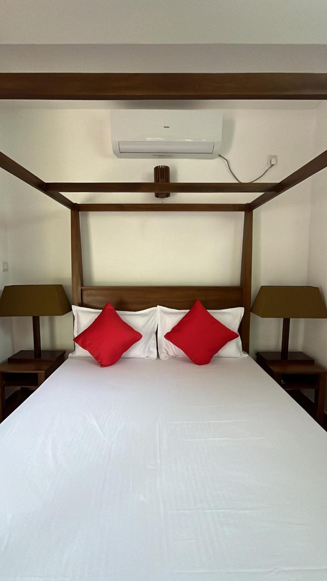 Beach Club Apartments Induruwa Exteriér fotografie