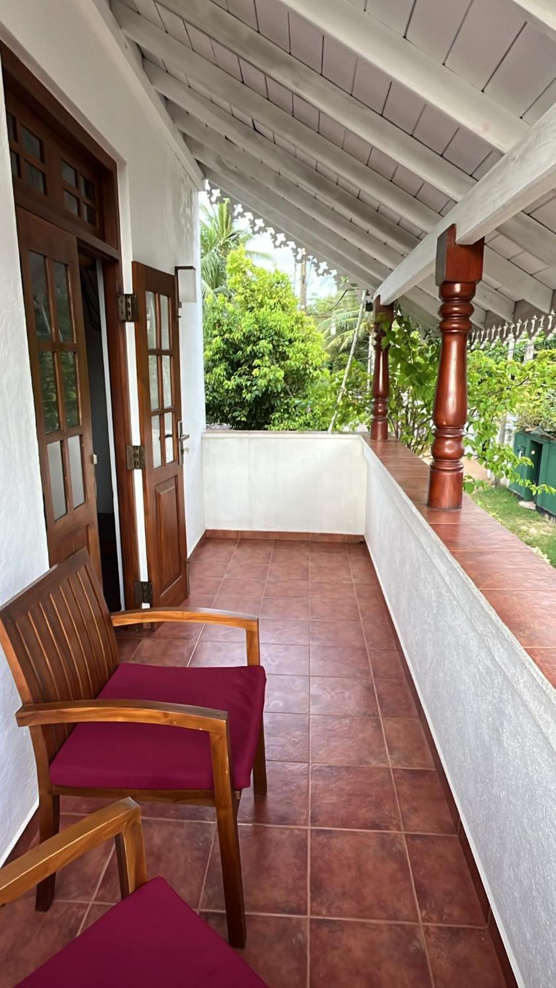 Beach Club Apartments Induruwa Exteriér fotografie